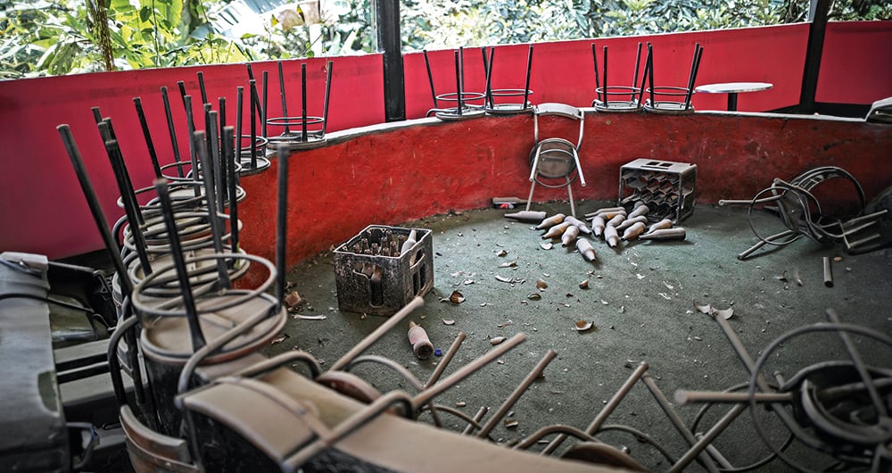 Por un problema del cobro de vacunas, las Farc y el ELN prohibieron la distribución de cerveza en la región. Casi no se consigue.