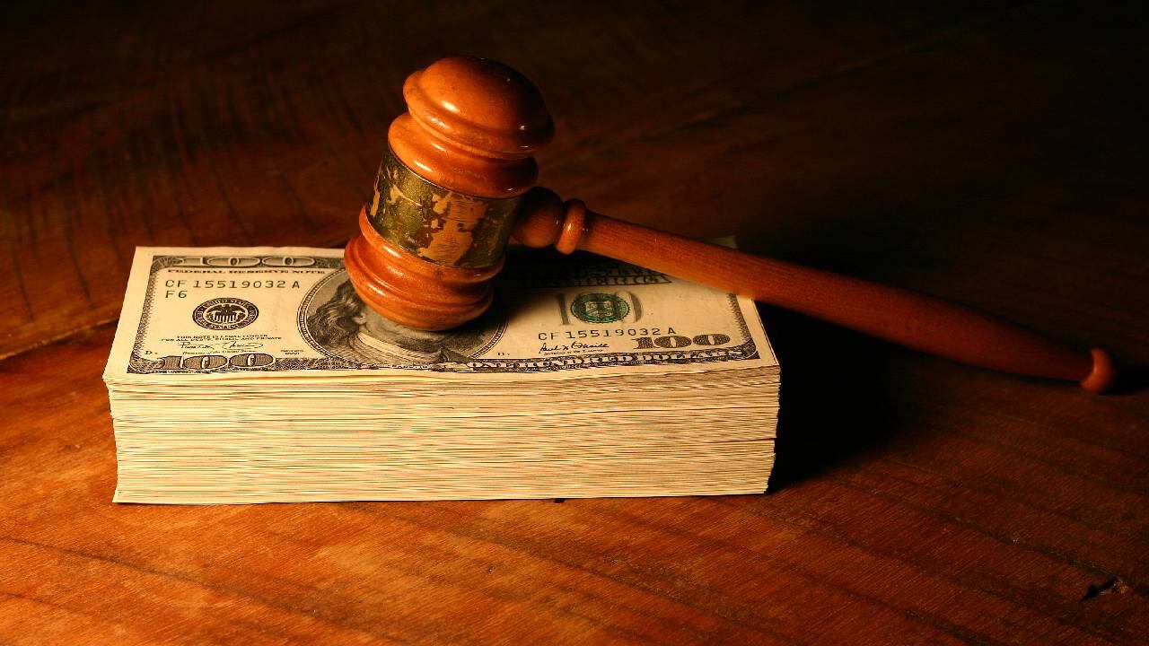 La joven supuestamente recibía, además de la pensión alimenticia, un subsidio.