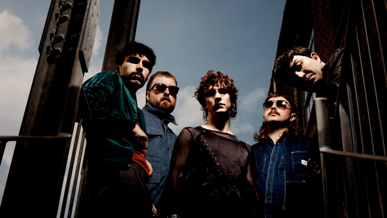 Mark MacCormack (guitarra), Pierce Callaghan (batería), Charlie McCarthy (bajo), Ben O'Neill (guitarra) y Dan Hoff (voz principal) integran la fuerza musical llamada Gurriers. Su nuevo disco está aún mejor que su gran debut.