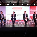 Carlos Enrique Rodríguez, subdirector general de SEMANA Darío Hidalgo, profesor e investigador de transporte de la Universidad Javeriana; Nicolas Rincón, director de Infraestructura y Energía Sostenible del DNP OK y Orlando Santiago Cely, gerente general de TransMilenio