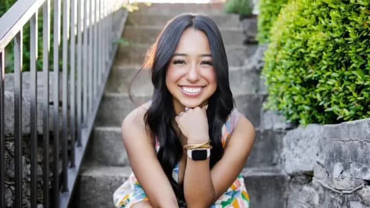 El Servicio de Inmigración y Control de Aduanas decidió detenerla por su estatus migratorio irregular, y ahora enfrenta la posibilidad de ser deportada.