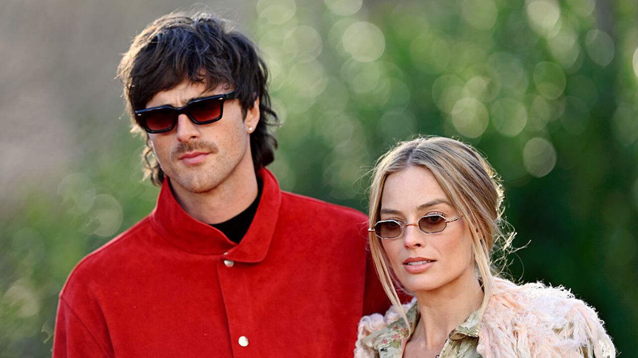 Jacob Elordi y Margot Robbie.