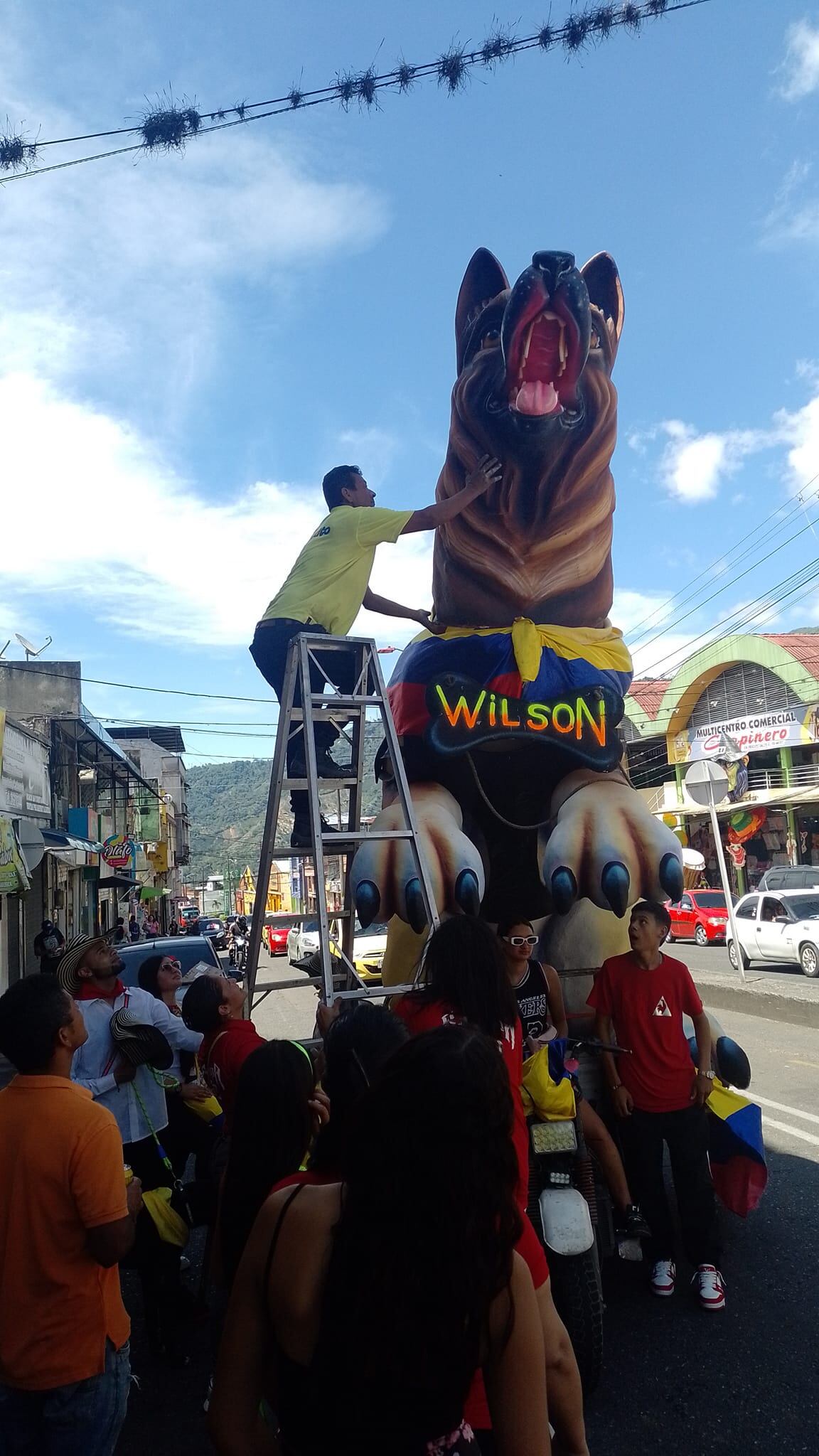 Así fue la impresionante carroza en honor a Wilson.