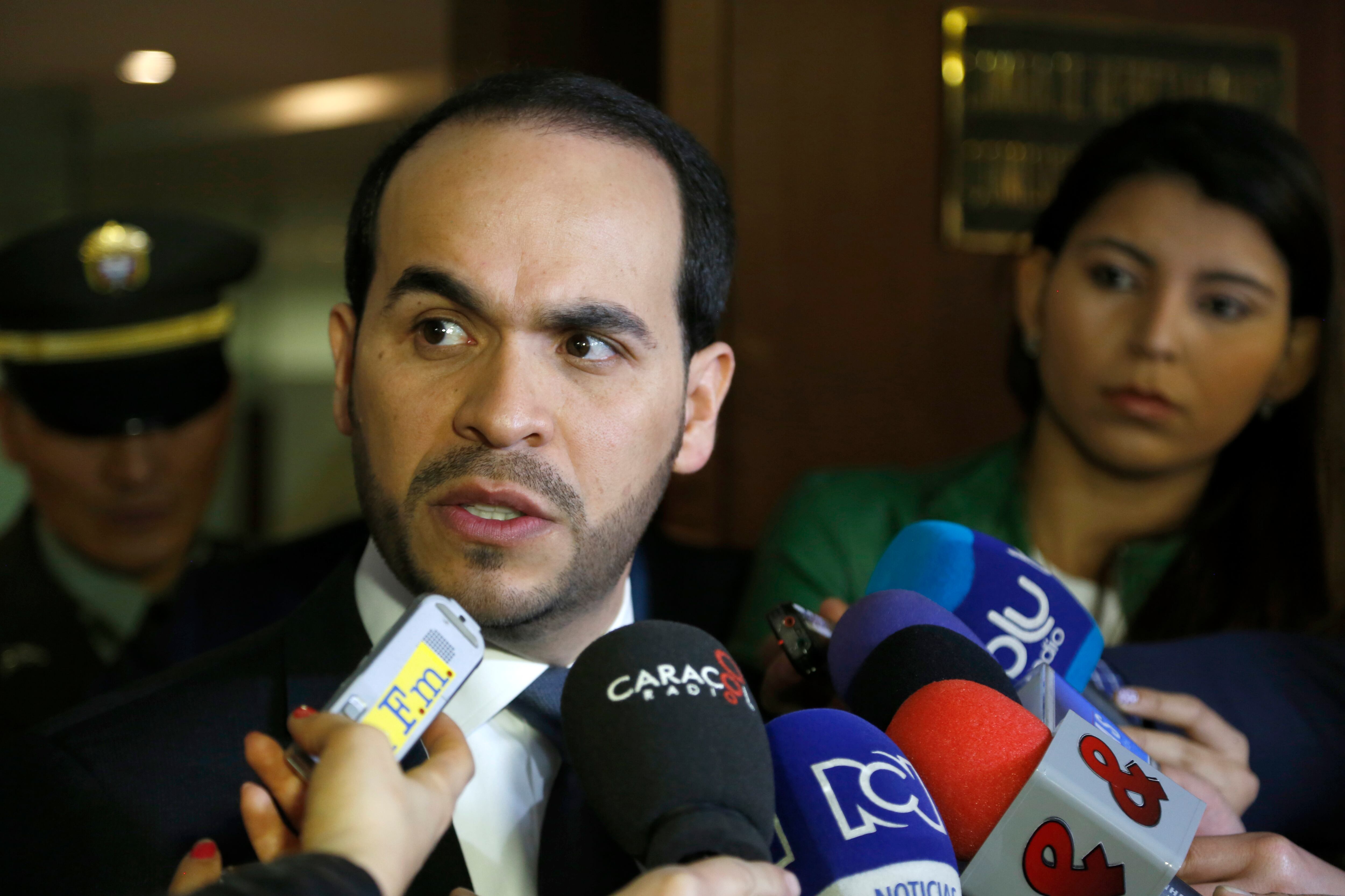 abogado Abelardo De La Espriella  indagatoria al magistrado de la Corte Constitucional Jorge Pretelt dentro de la investigacion que le adelanta la Comision de Acusaciones  de la Camara de Representantes 
ABRIL 9  2015