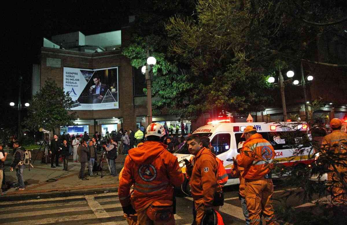 Las vías aledañas al centro comercial fueron cerradas y os vehículos desviados para lograr mayor control en la zona