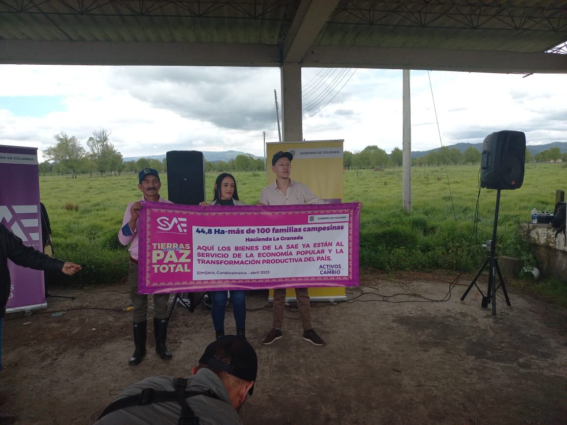 Campesinos recibieron por parte de la SAE el manejo de esta finca en Cundinamarca.