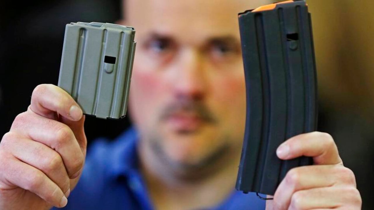 Este incremento en la venta de armas se ha experimentado en todo Estados Unidos, ante el temor colectivo a un derrumbe del orden social si se intensifica la crisis sanitaria y económica causada por el virus.