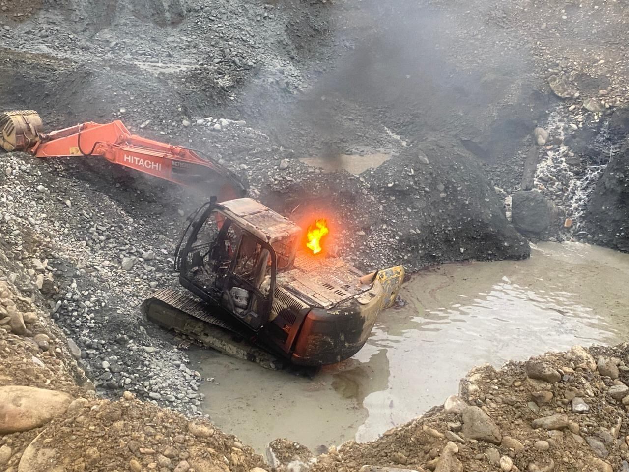Ejército destruyó 17 unidades de producción de minería ilegal en Urrao, Antioquia.