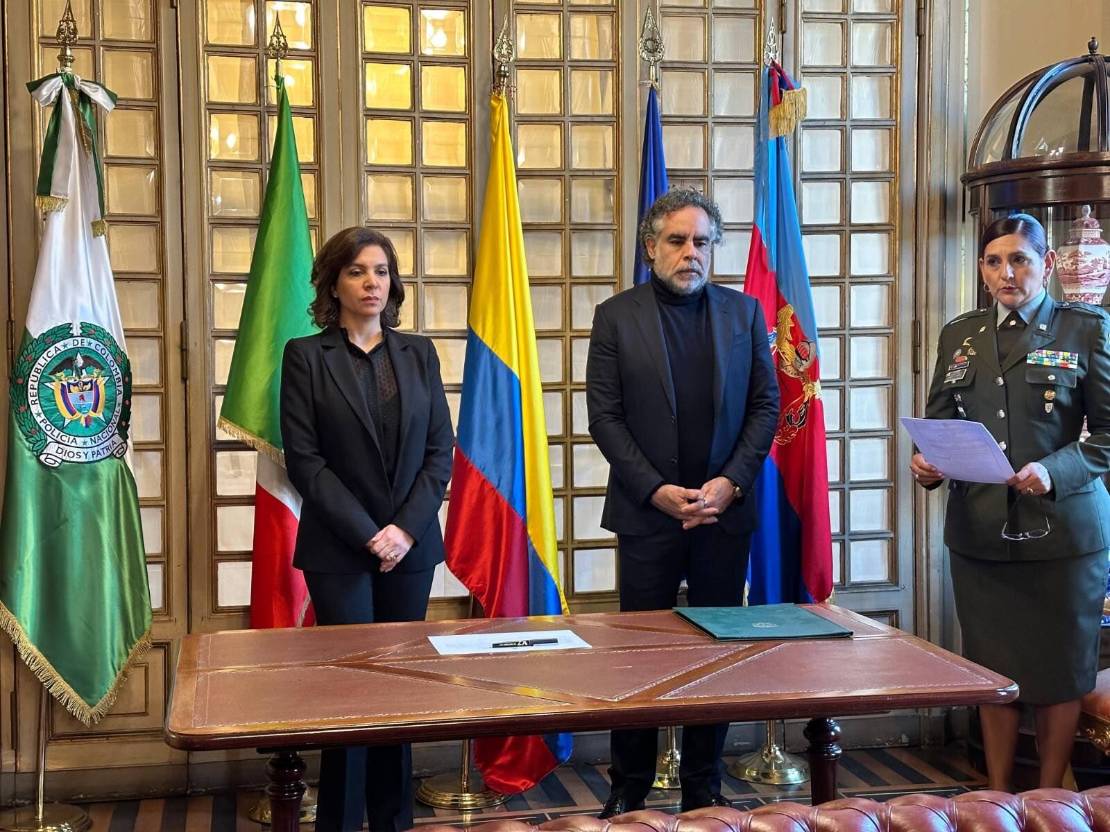 Armando Benedetti ya tomó posesión de su cargo en Roma.