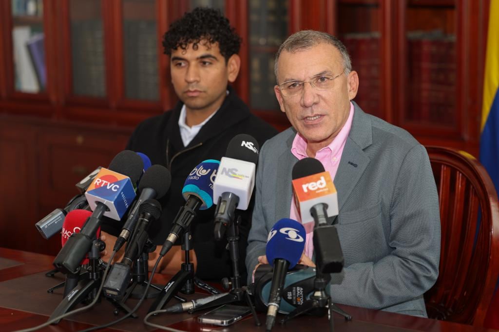 Los presidentes del Senado y la Cámara, Roy Barreras y David Racero.