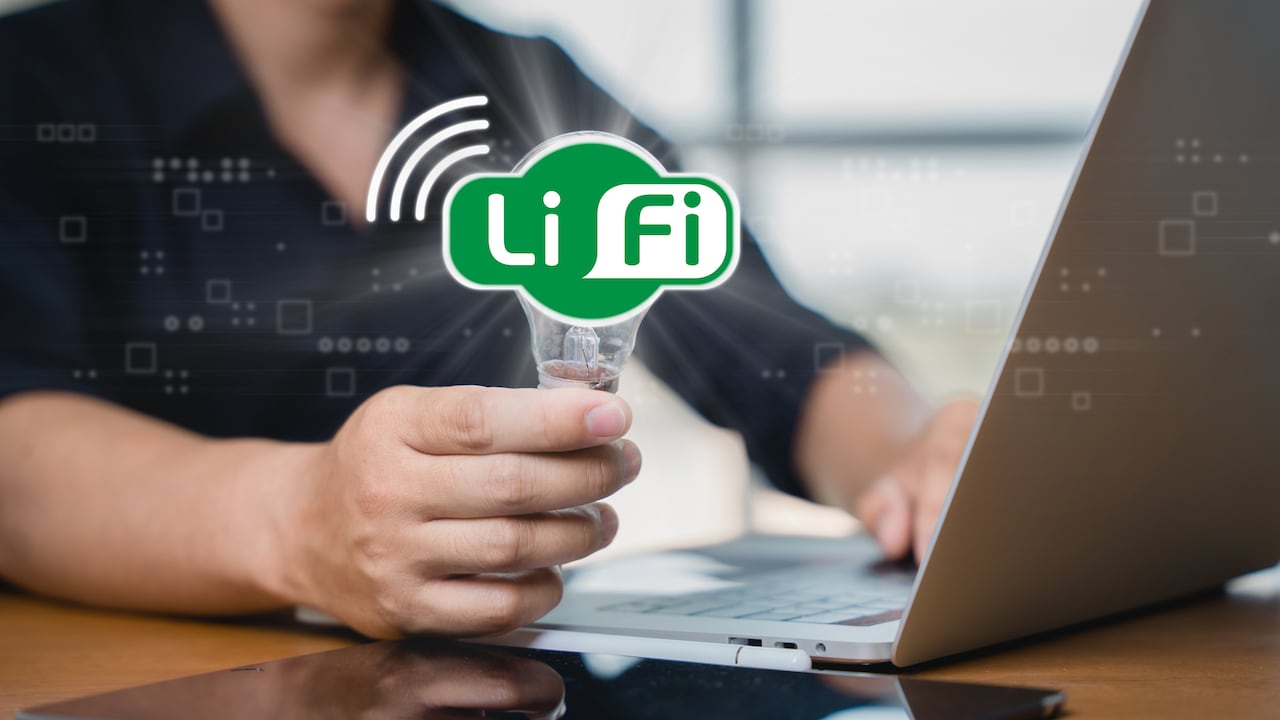 El reciente desarrollo del estándar 802.11bb para el Li-Fi marca un hito importante en su camino hacia la adopción generalizada.