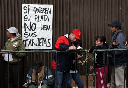 Algunos usuarios de DMG se niegan a entregar las tarjetas porque consideran que se quedan sin sustento de la inversión. 