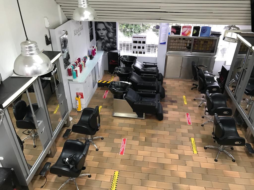 Manuel Peluquería tenía tres establecimientos, dos en Bogotá y uno en Zipaquirá.