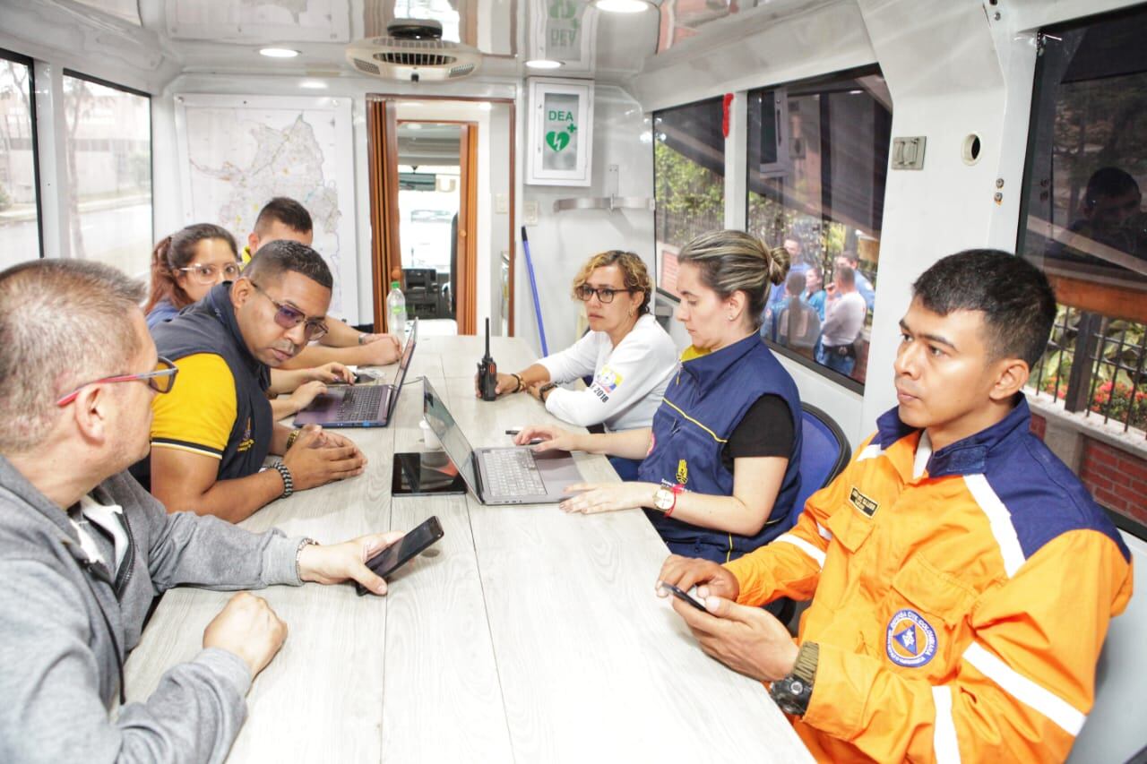 La Alcaldía de Cali activó la ruta psicológica y de
acompañamiento familiar, en conjunto con la Secretaría de Salud Pública Distrital.