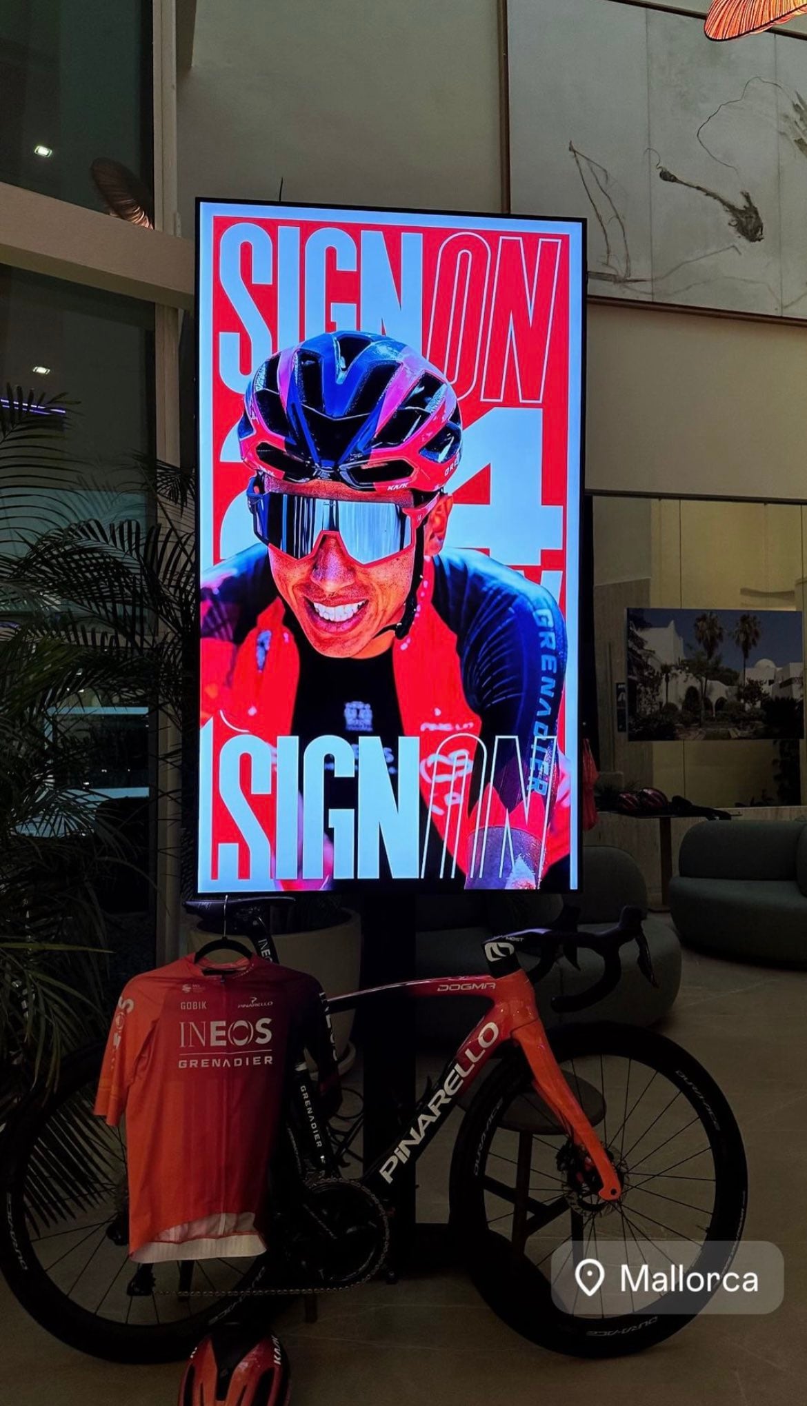 Egan Bernal dejó ver el nuevo uniforme del Ineos Grenadiers