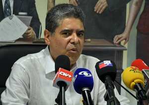 La Contraloría General de la República (CGR) reveló que ya tiene la lupa puesta sobre el proceso del alumbrado público de Cali, que fue recientemente firmado a dos oferentes por más de $ 93.000 millones, en un proceso de contratación que estuvo lleno de cuestionamientos en la ciudad por supuesto amaño para favorecer a unos proponentes específicos. Fotos Raúl Palacios. El Pais.