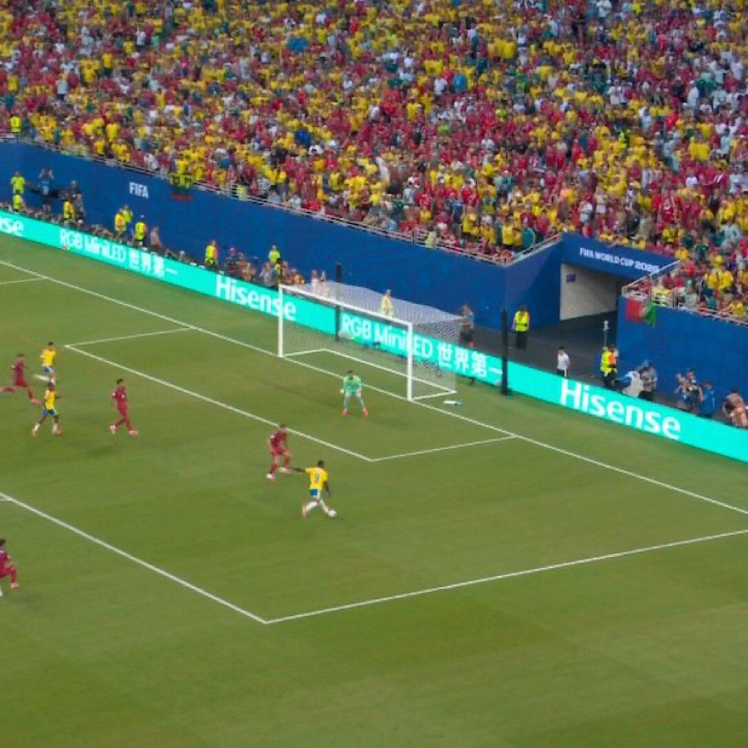 Renato Veiga impide el gol de Córdoba