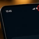Foto de referencia sobre los puntos que aparecen en los celulares.