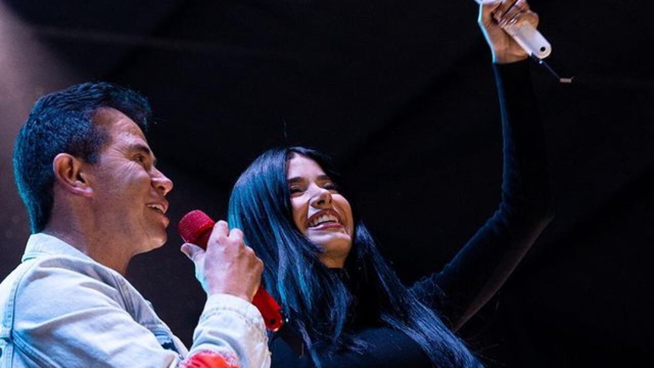 Jenny López es corista de Jhonny Rivera.