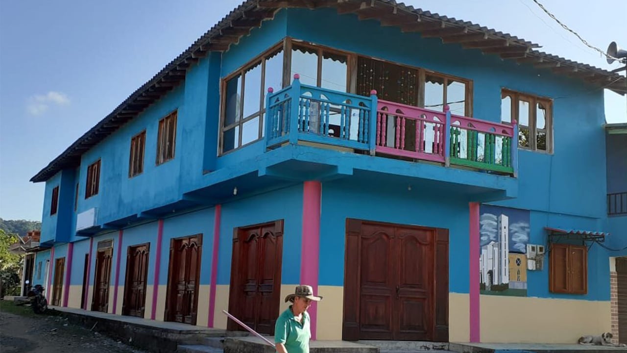 La casa que perteneció a Alias "Terror" tiene dos pisos y mas de 5 habitaciones.