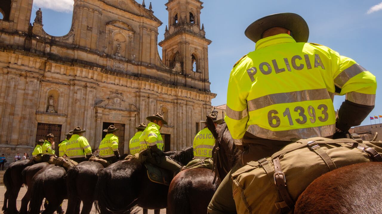 La desarticulación de los carteles del narcotráfico y el fortalecimiento de la fuerza pública y de la inteligencia jugaron un papel en el retorno de la seguridad.