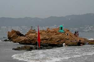 El huracán Otis el 24 de octubre de 2023 se fortaleció hasta convertirse en una gran tormenta de categoría 3 mientras se dirigía hacia la costa del Pacífico sur de México, dijo el Centro Nacional de Huracanes (NHC) de Estados Unidos.