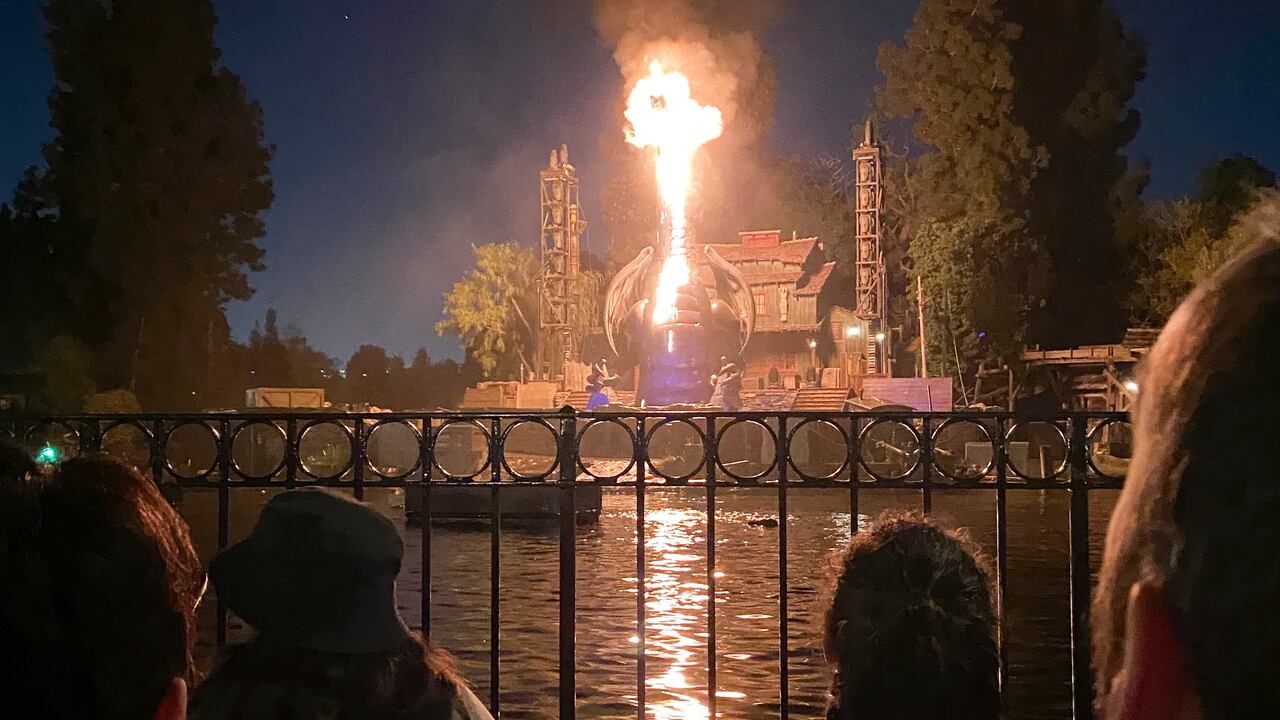 Incendio en Disney durante show que involucraba efectos especiales.