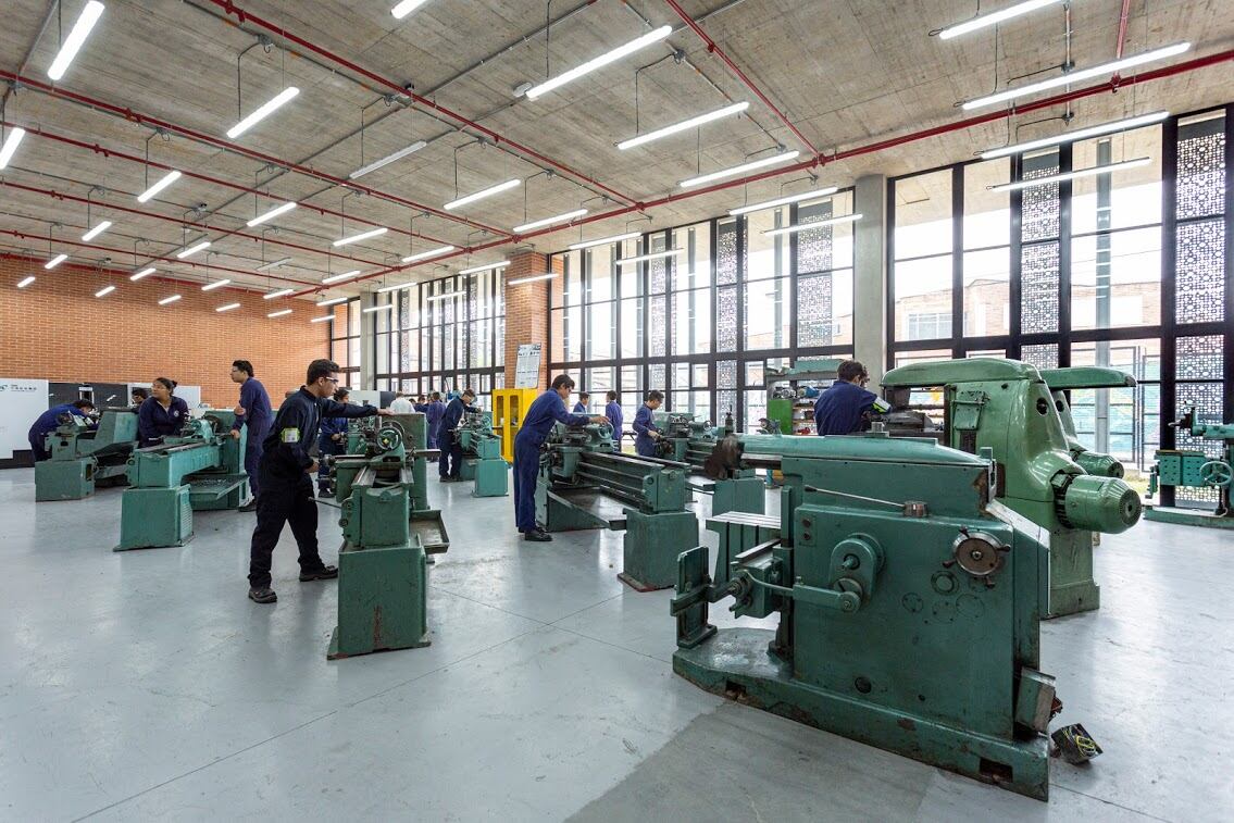 Educación superior, técnica. Universidad en Bogotá