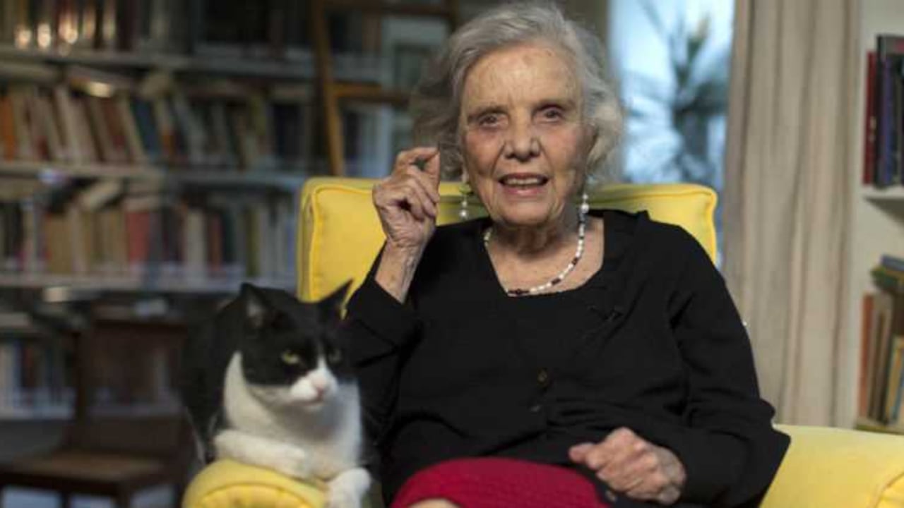 Elena Poniatowska, escritora mexicana, de 83 años, con grandes reconocimientos, entre ellos Premio Miguel de Cervantes, Premio Rómulo Gallegos, Beca Guggenheim en Artes, América Latina y Caribe.