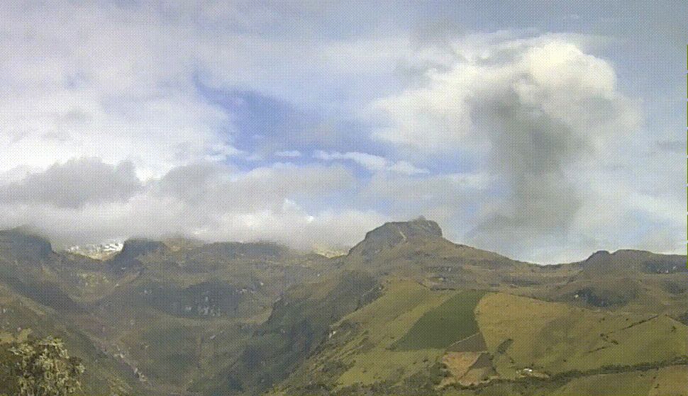 Emisión de cenizas en el Nevado del Ruiz