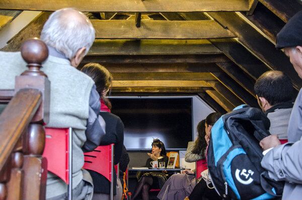 La escritora cubana Wendy Guerra visitó la ciudad durante el mes de agosto. Los textos de los escritores invitados se publicarán dentro de la colección Libro al Viento. 