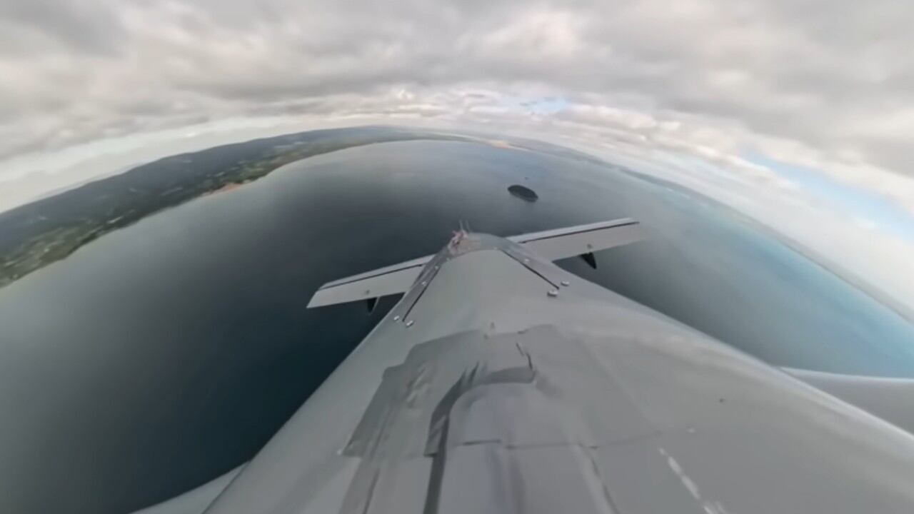 Este dron utiliza un sistema avanzado de navegación que le permite ubicarse mediante el análisis de imágenes del terreno.