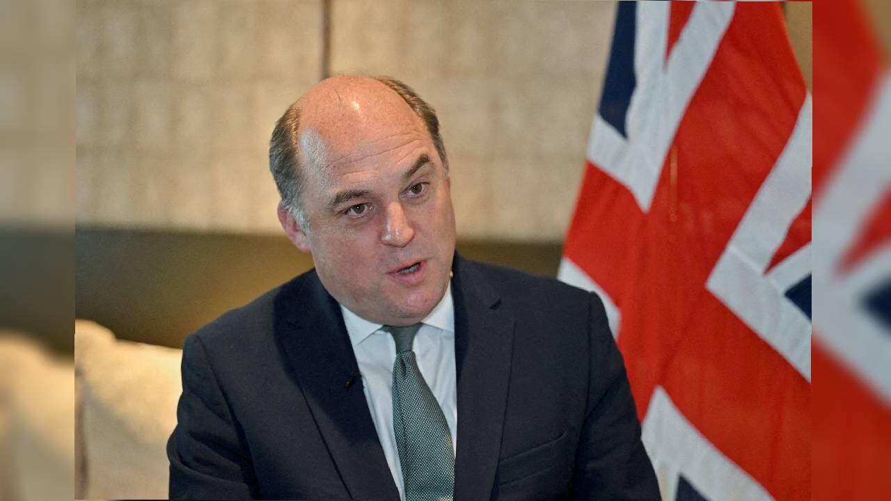 Foto de Archivo del secretario de Estado de Defensa británico, Ben Wallace, durante una entrevista con Reuters.