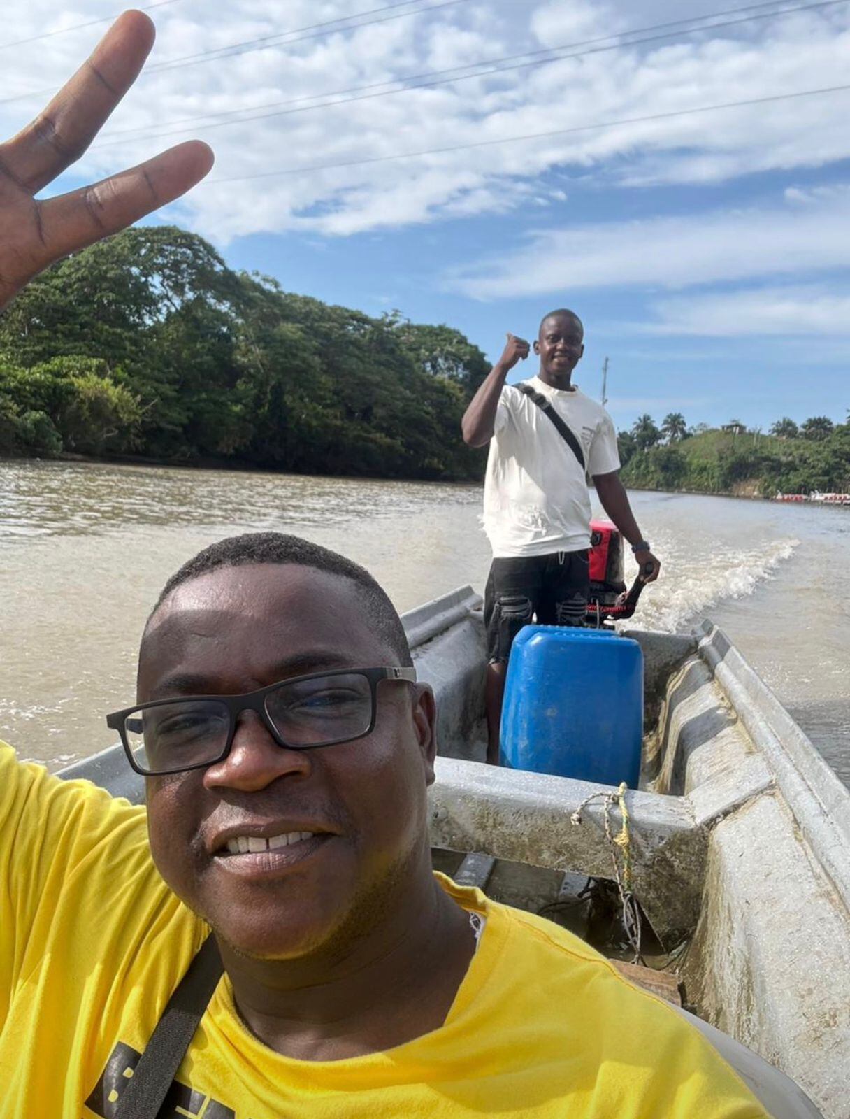 Benildo Estupiñán hace campaña en las zonas remotas de Colombia.