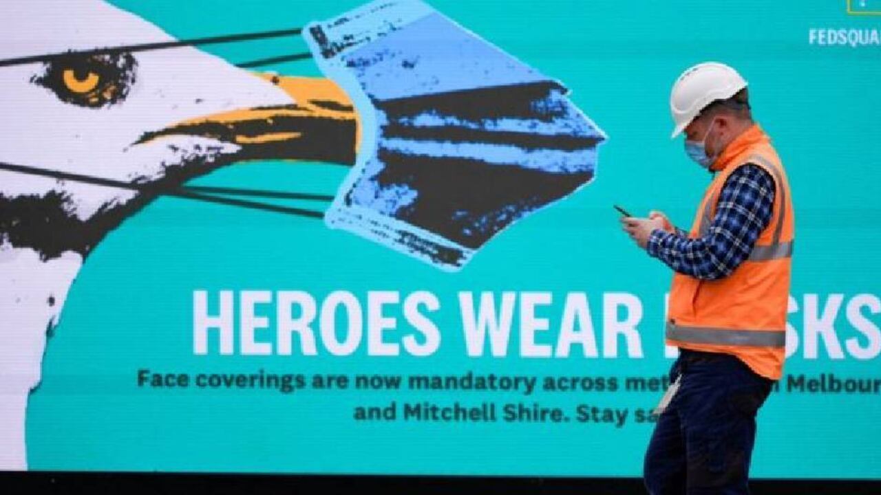 Las medidas de sanidad en Australia están siendo reimpuestas por el gran aumento de casos de covid-19.