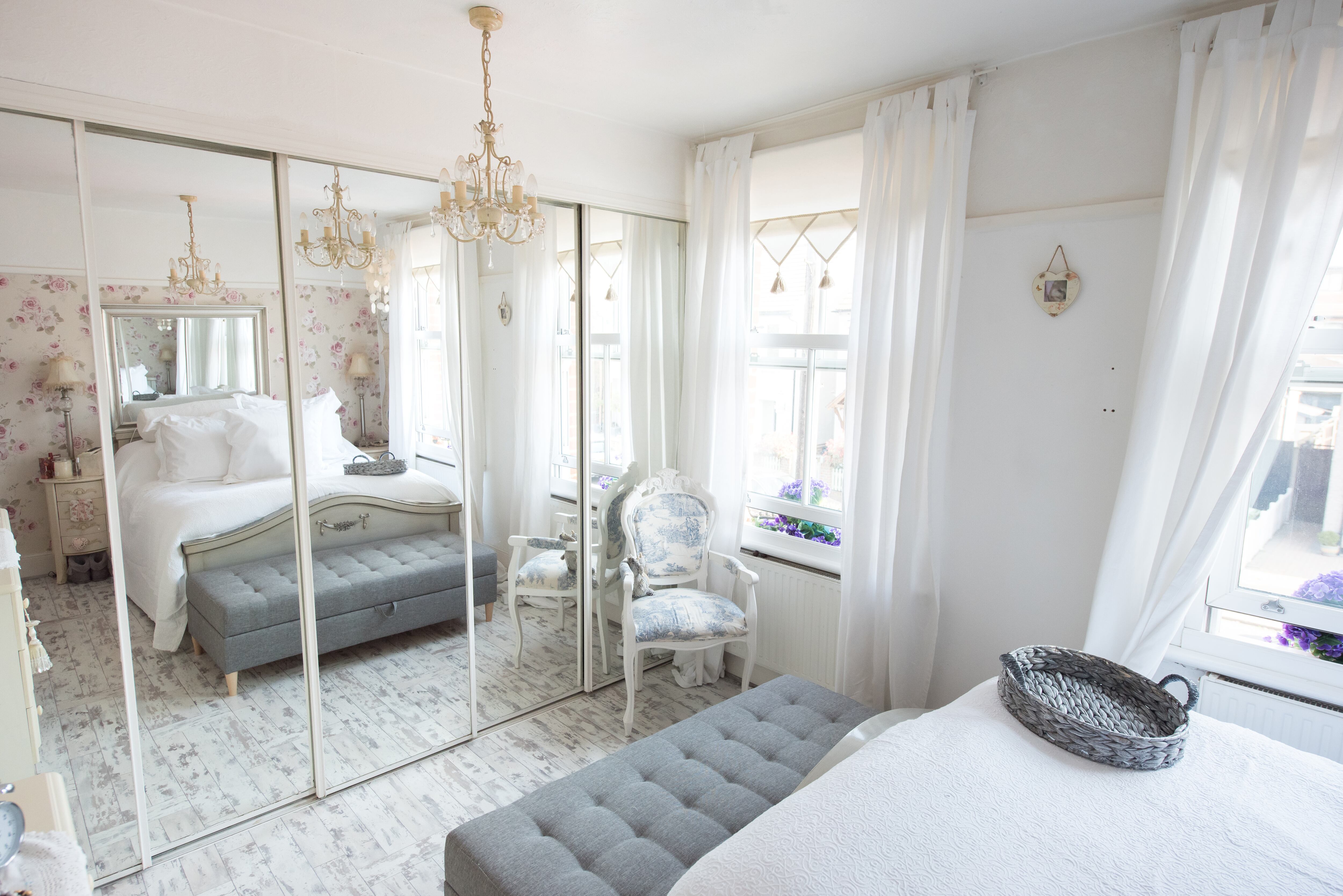 Espejo en la habitación