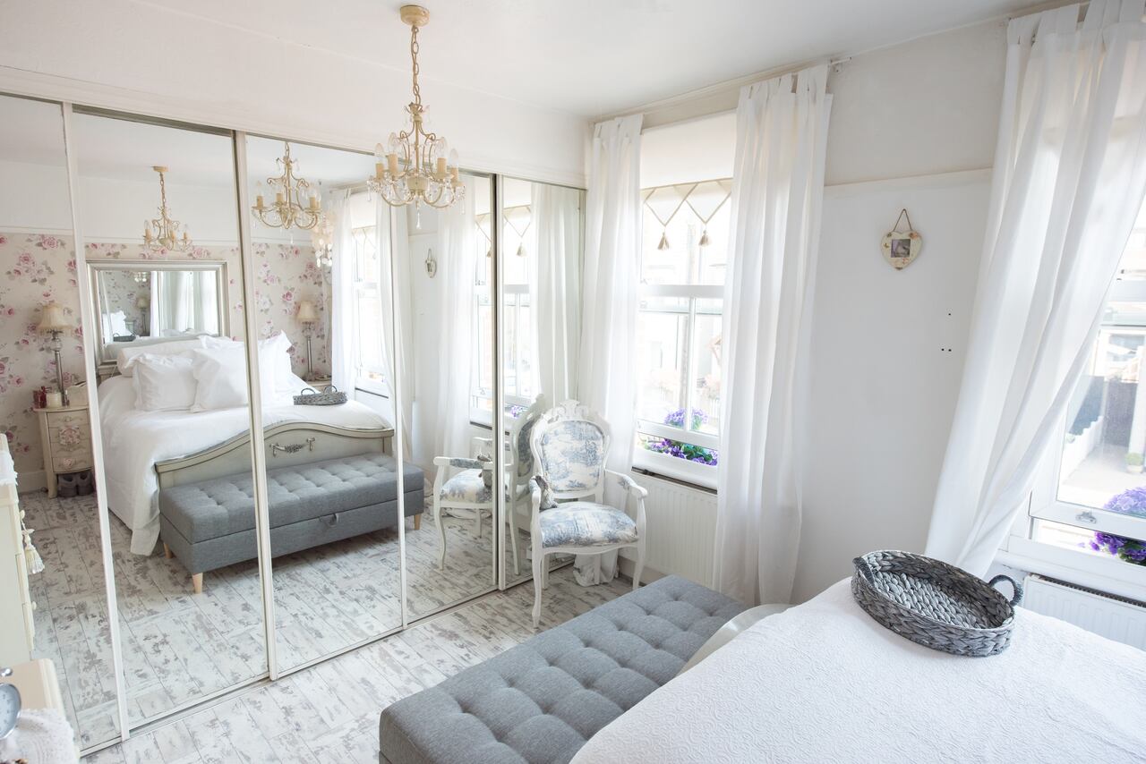 Espejo en la habitación