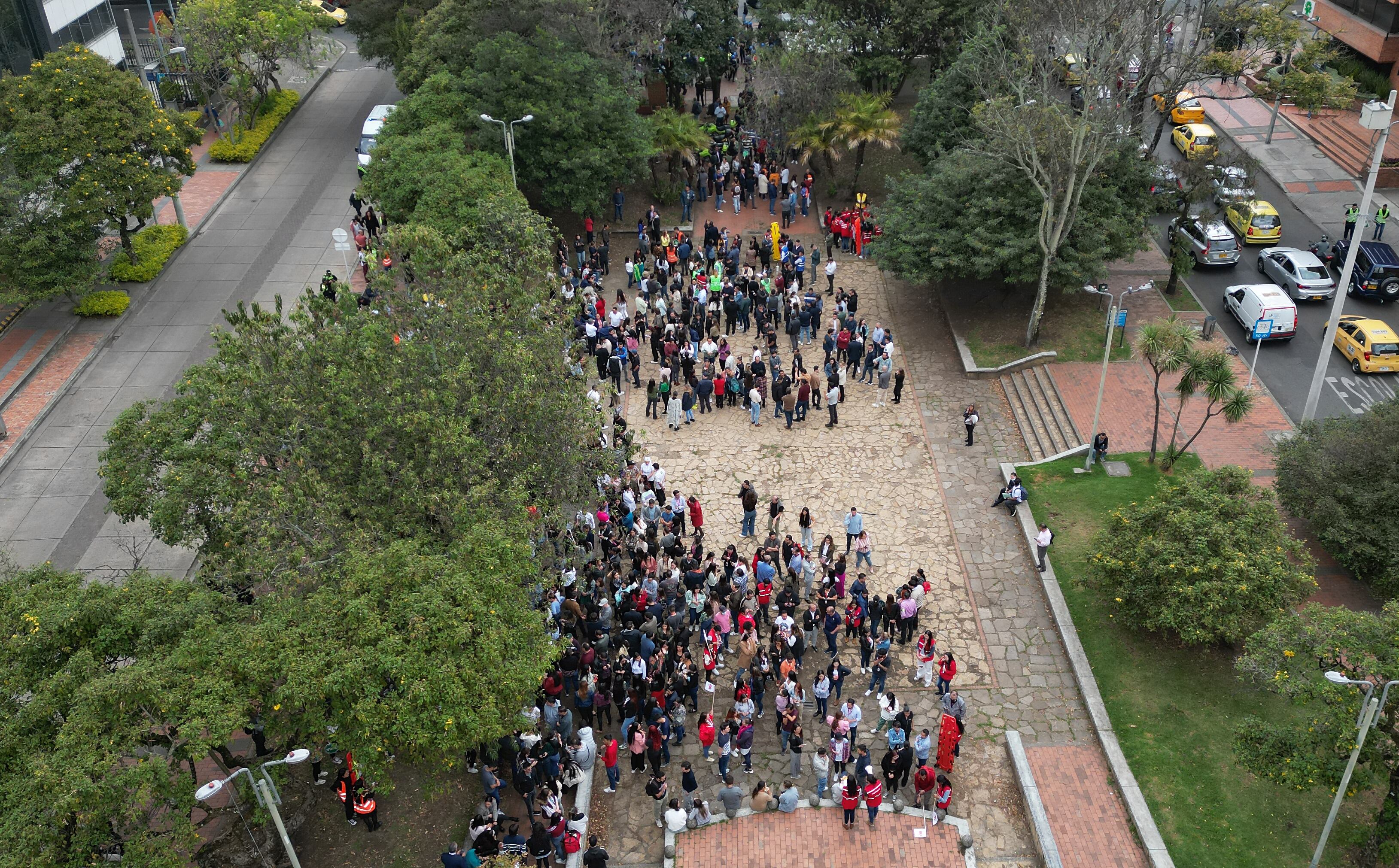 Simulacro Nacional de Respuesta a Emergencias
Simulacro Nacional  2023
simulacro distrital de evacuación
Bogotá octubre 4 del 2023
Foto : Guillermo Torres Reina / Semana