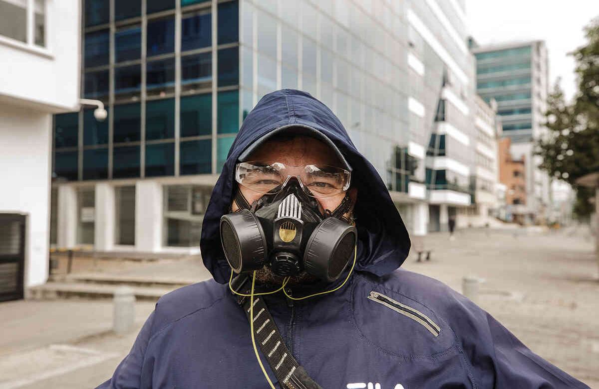 La Acin advirtió que los tapabocas tienen el riesgo de convertirse en “reservorio de contacto continuo” con las manos de quien lo use, lo que en realidad ayudaría a la expansión del virus. Karen Salamanca-SEMANA