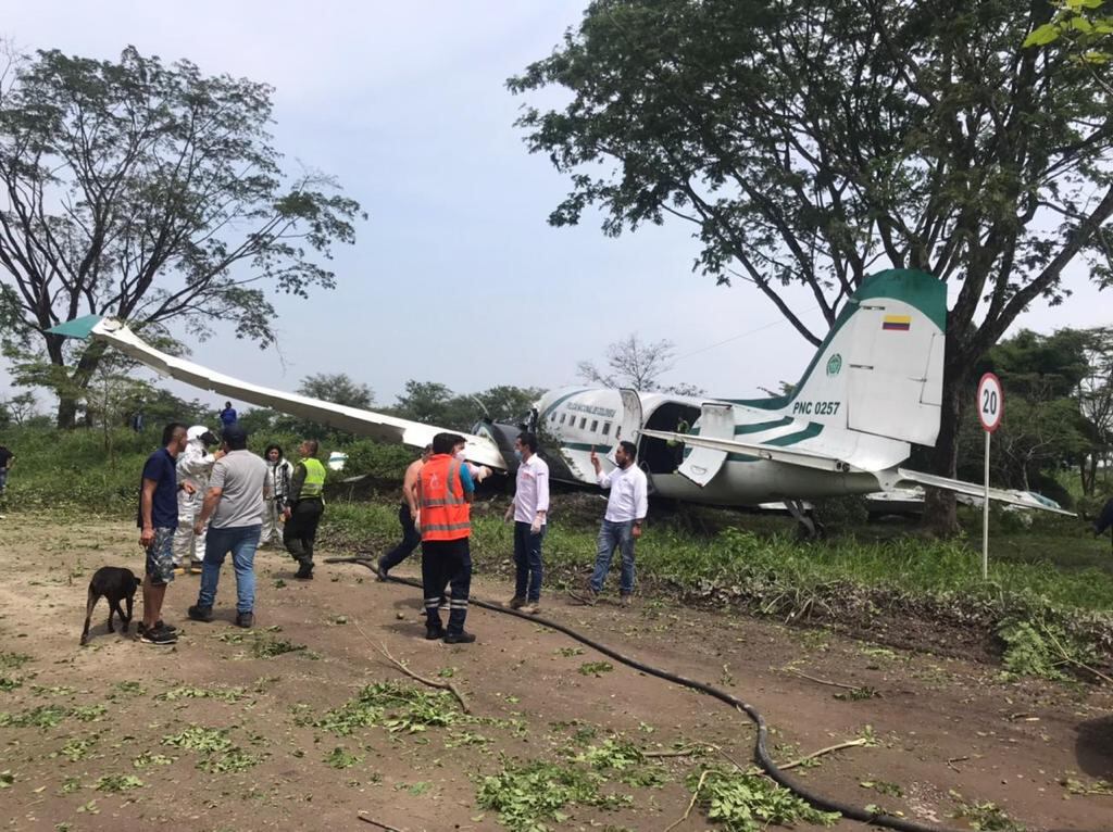 Un avión de la Policía se accidentó cuando aterrizaba en el aeropuerto de Villavicencio. Estas serían las causas.