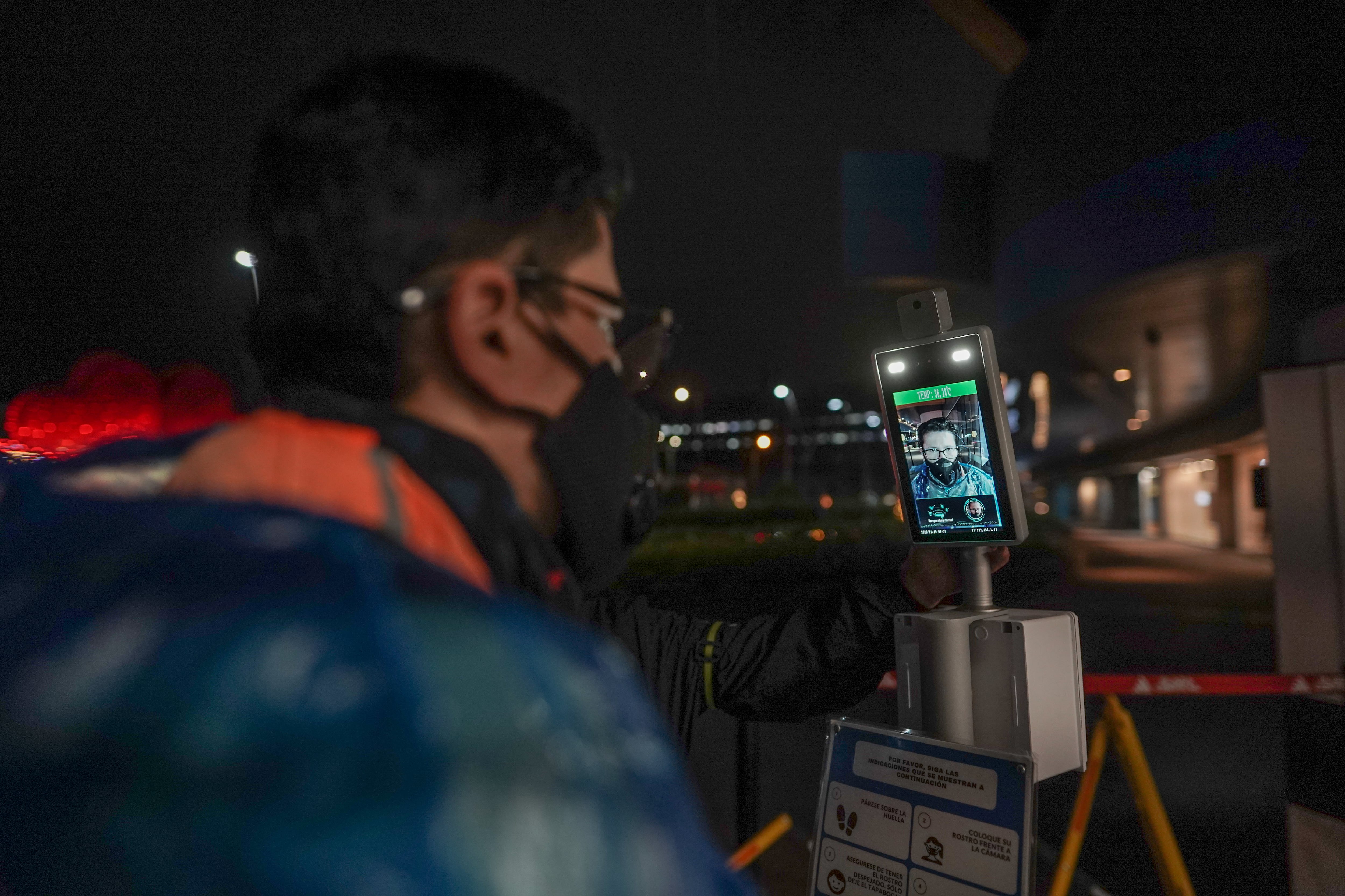 Las inversiones mensuales que realizan los centros comerciales en protocolos de bioseguridad ascienden en promedio a los veinte millones seiscientos mil pesos.