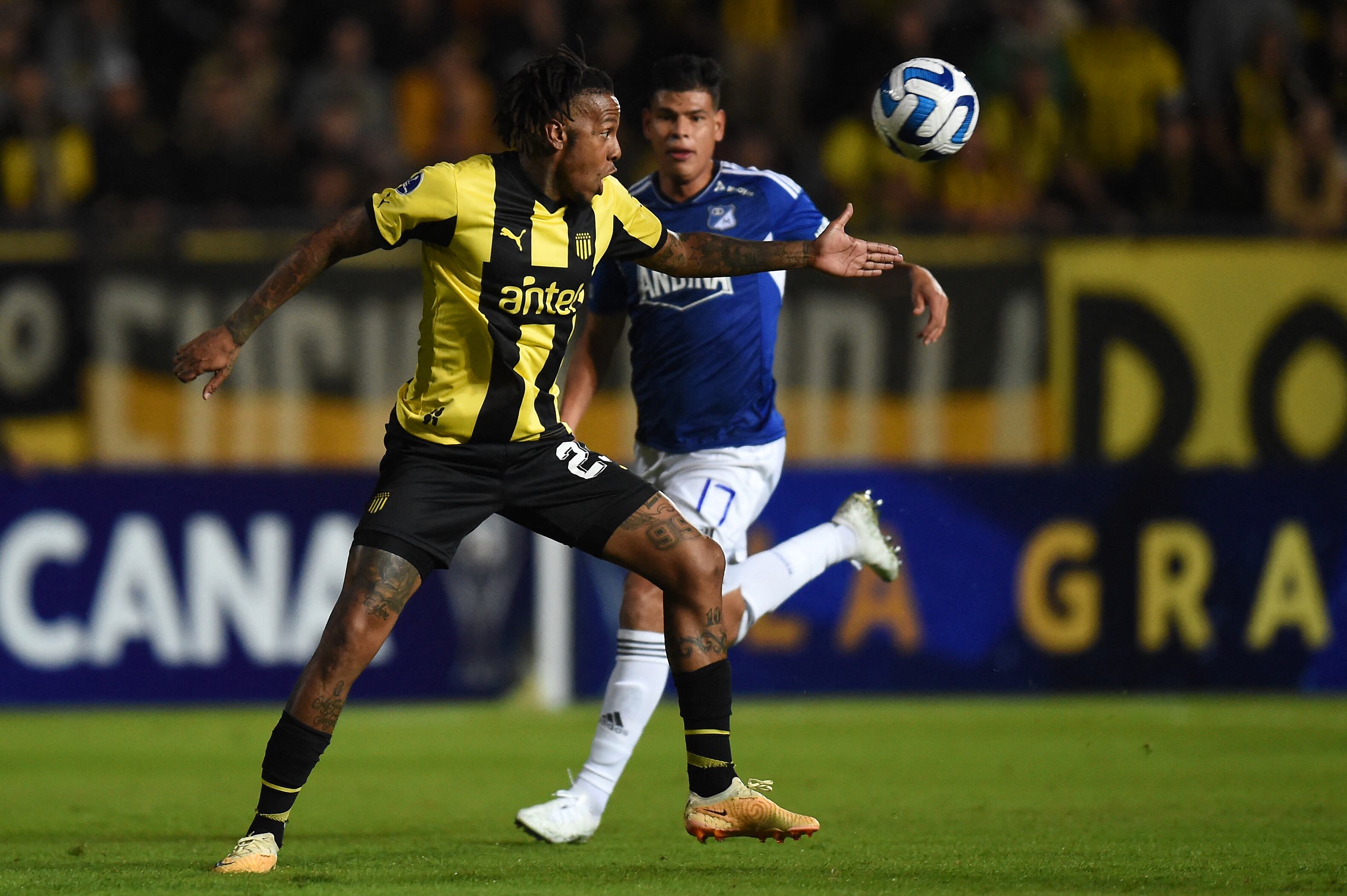 Millonarios vs Peñarol