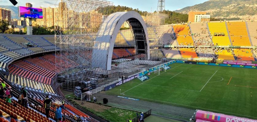 En el estadio Atanasio Girardot se ultiman detalles para los conciertos de Karol G.