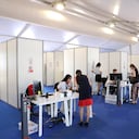 Trabajadores de la salud en Francia deben vacunarse contra la covid-19 para seguir trabajando. (Photo by Vianney Le Caer/Invision/AP)