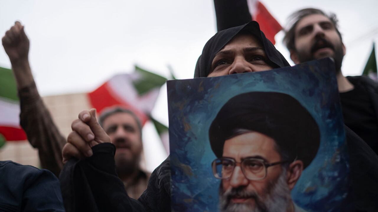 Tras la muerte del líder supremo, Irán declaró 40 días de luto.