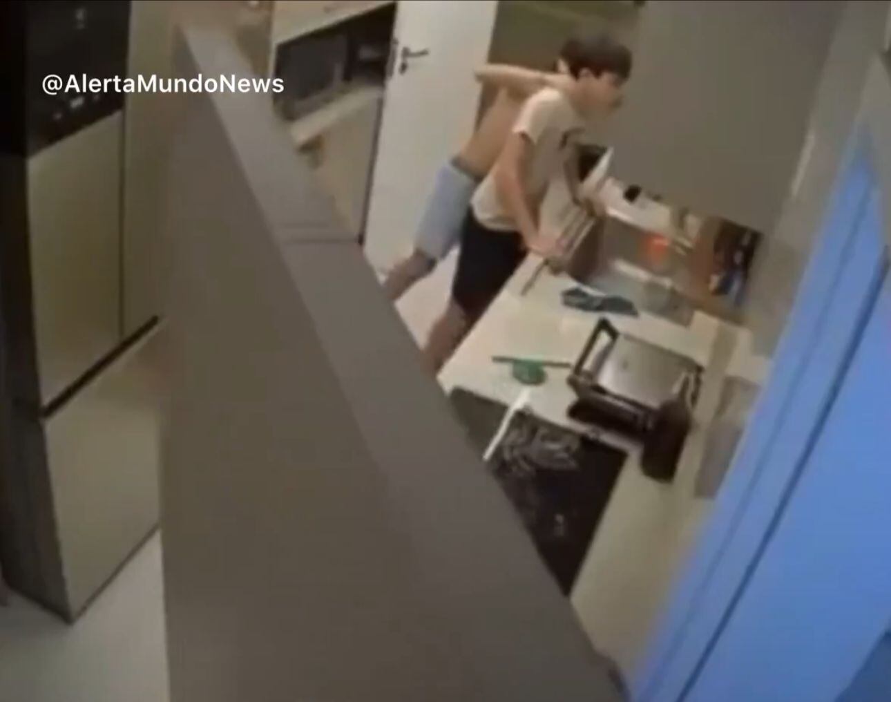 El joven fue trasladado a un hostpital donde recibió atención médica especializada