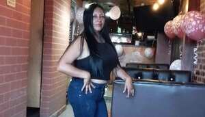 Una mujer murió después de que se le practicara una cirugía estética en un apartamento de la localidad de Kennedy, al sur de Bogotá, en un hecho que es investigado por las autoridades, luego de que se señalara que al parecer el inmueble es una casa fiscal de la Policía.