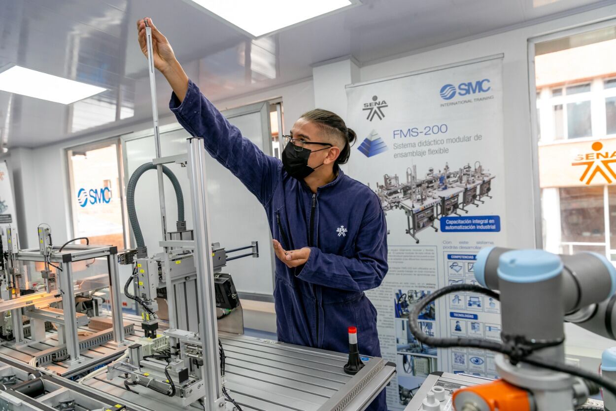 Actualmente, 6 de cada 10 egresados logran acceder a un empleo digno, decente, estable y formal en los seis meses siguientes a su certificación.