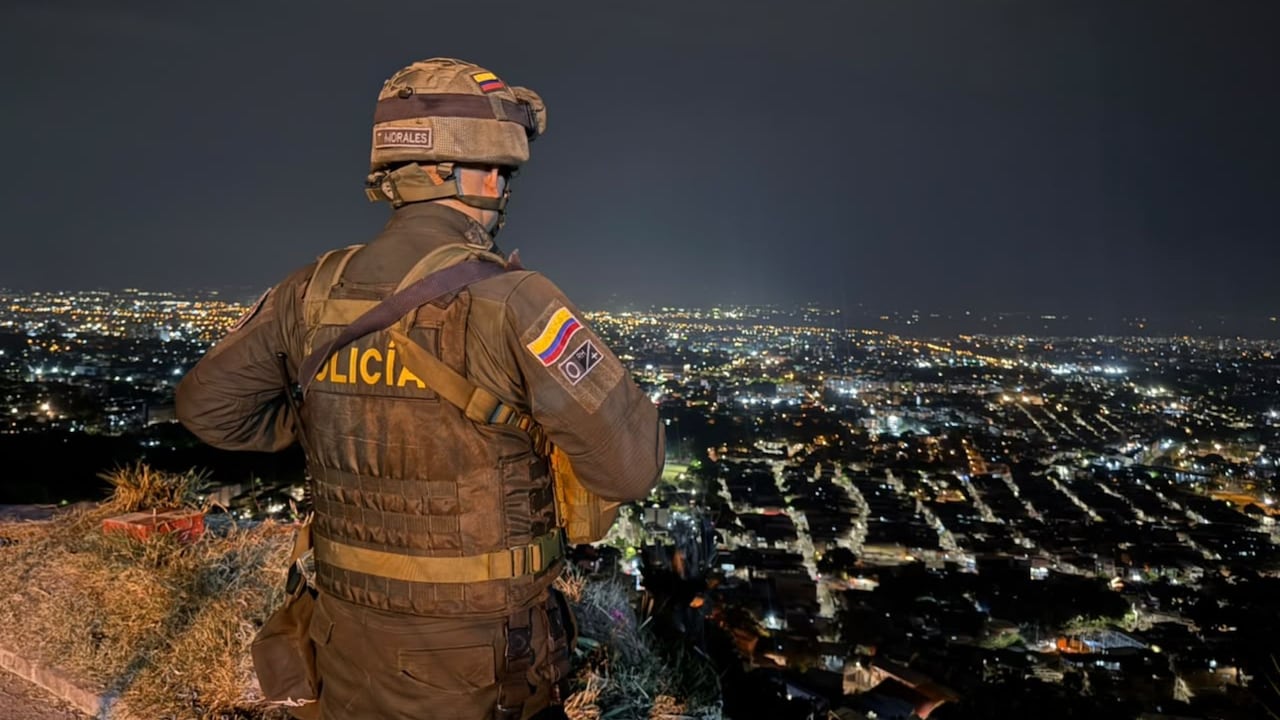 El dispositivo de seguridad contempla controles reforzados y un amplio despliegue de uniformados para garantizar el desarrollo de la ceremonia presidencial.
