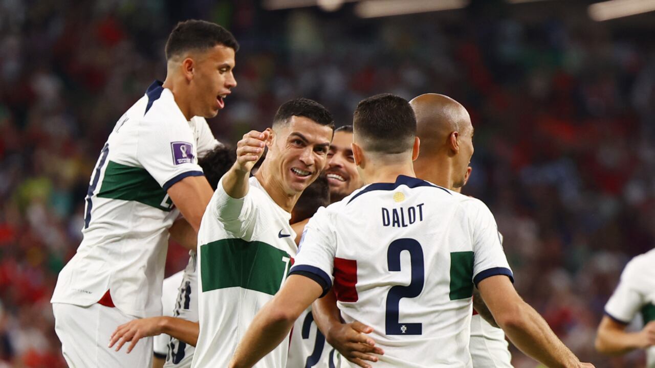 Soccer Football - FIFA World Cup Qatar 2022 - Group H - South Korea v Portugal - Education City Stadium, Al Rayyan, Qatar - December 2, 2022 Portugal's Ricardo Horta celebrates scoring their first goal with Cristiano Ronaldo, Joao Mario, Diogo Dalot and teammates REUTERS/Kai Pfaffenbach